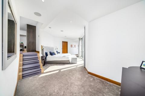 3 bedroom penthouse for sale, Quarter House, Battersea Reach