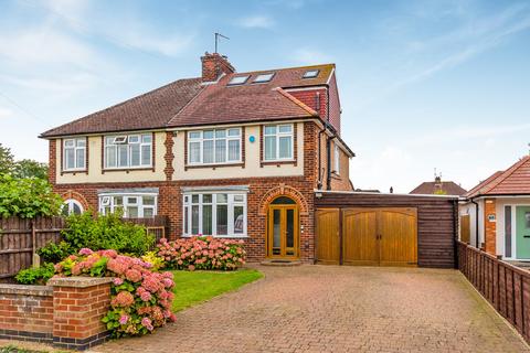 4 bedroom semi-detached house for sale, Manor Road, Rushden NN10