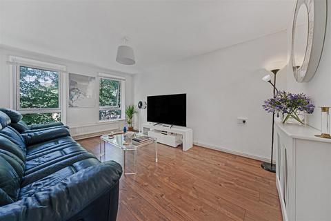 1 bedroom flat for sale, Saltwell Street, London