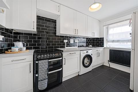 1 bedroom flat for sale, Saltwell Street, London