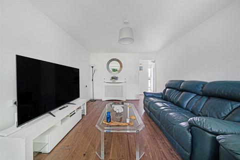 1 bedroom flat for sale, Saltwell Street, London