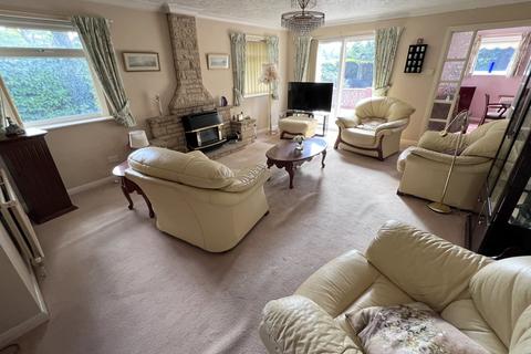 3 bedroom detached bungalow for sale, Beaufoys Avenue, Ferndown, BH22