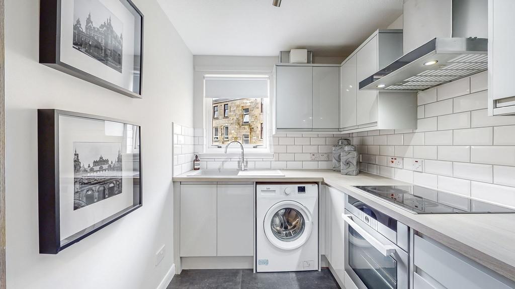 12-web-or-mls-37 Glenfarg Street Flat 7 19