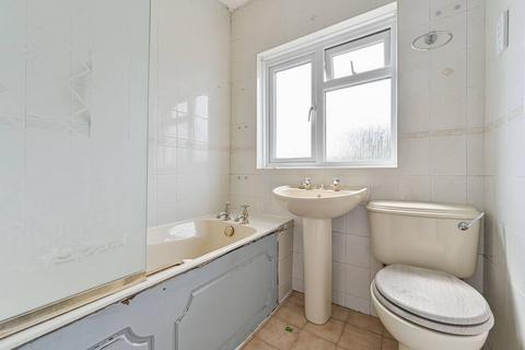 4 Harcourt Road, Thornton Heath, CR7 6BU