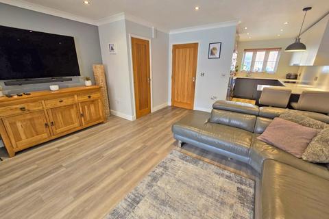 12 Bluebird Close, Shoreham-by-sea, BN43 5PL