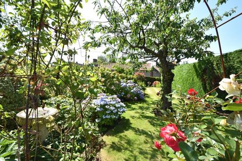 9 Castle Close, Gresham, Norwich, NR11 8RH