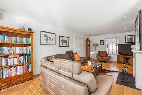 6 Strathallan Bank, Forgandenny, Perth, PH2 9FE