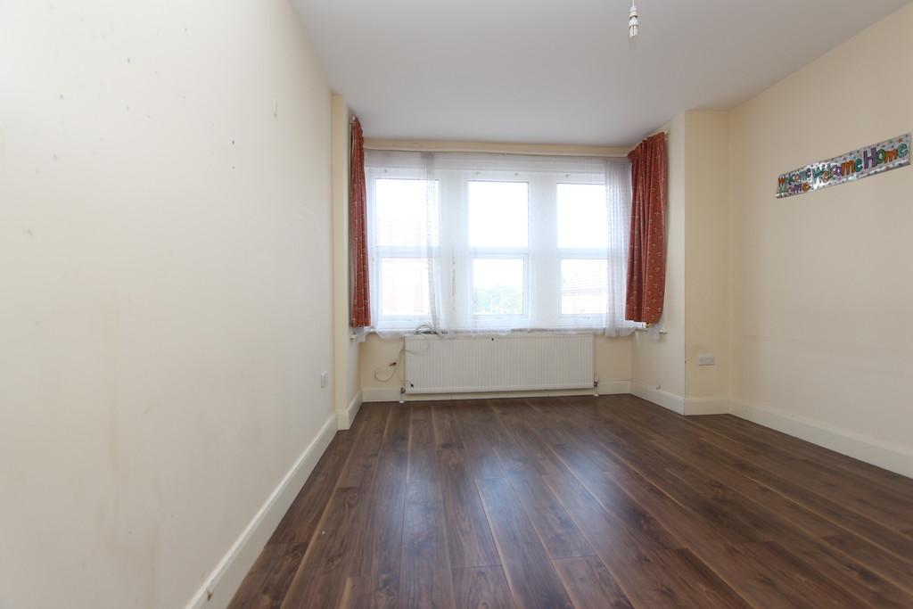 pinner-view-harrow-3-bed-apartment-1-900-pcm-438-pw