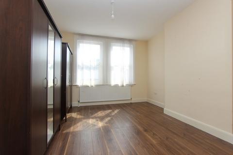 3 bedroom apartment to rent, Pinner View , Harrow