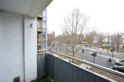 3 bedroom flat for sale, Bromfield Court, London SE16