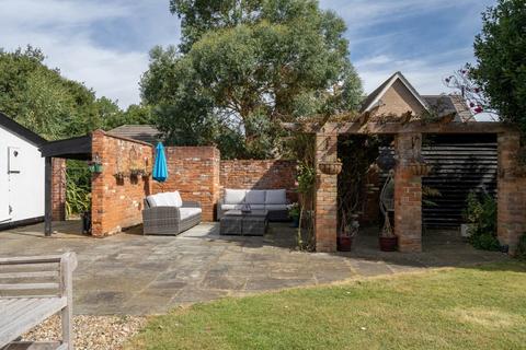 3 bedroom cottage for sale, Tharston