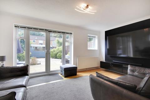 127 Ayelands, New Ash Green, Longfield, DA3 8JU