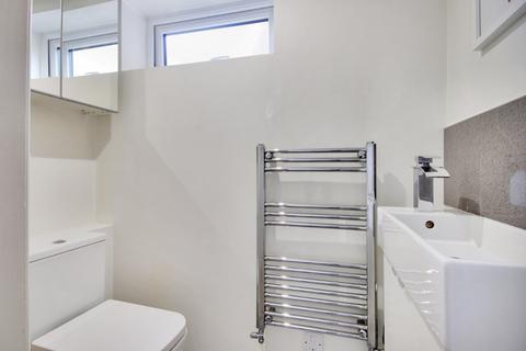127 Ayelands, New Ash Green, Longfield, DA3 8JU