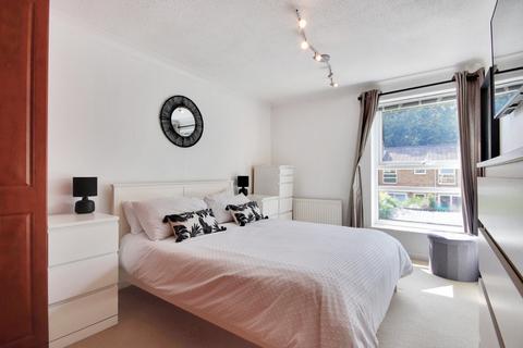 127 Ayelands, New Ash Green, Longfield, DA3 8JU