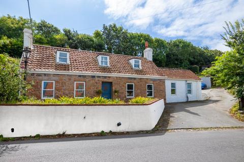 3 bedroom detached house for sale, La Rue De La Porte, Castel, Guernsey, Channel Islands