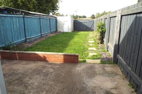 3 bedroom terraced house to rent, 99 Welwyn Park Road