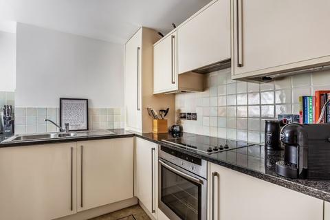 2 bedroom apartment for sale, Church Street, Dorking