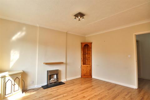 2 bedroom flat to rent, Church House, New Road, Littlehampton, BN17