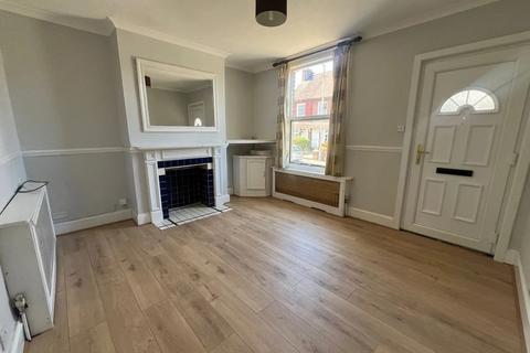 2 bedroom end of terrace house to rent, Harefield Road, Uxbridge