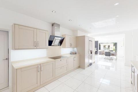 12 Cornwall Avenue, Bolton, BL5 1DZ