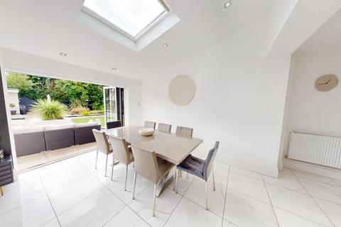 12 Cornwall Avenue, Bolton, BL5 1DZ