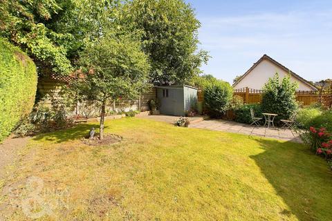 9 Broadfields Way, Rockland St Mary, Norwich, NR14 7HJ