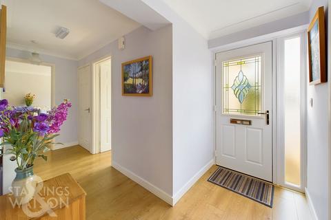 9 Broadfields Way, Rockland St Mary, Norwich, NR14 7HJ