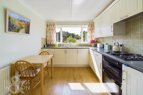 9 Broadfields Way, Rockland St Mary, Norwich, NR14 7HJ