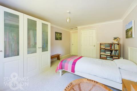9 Broadfields Way, Rockland St Mary, Norwich, NR14 7HJ