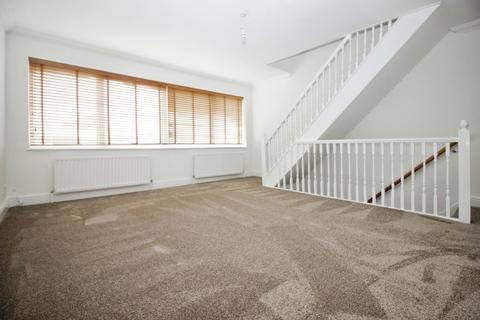 4 bedroom terraced house to rent, Beblets Close, Green Street, Orpington