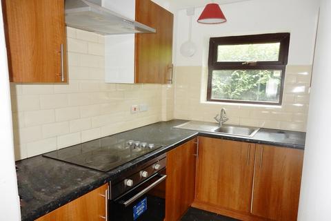 2 bedroom end of terrace house to rent, West Terrace, Hucknall, Nottingham, NG15 7GD