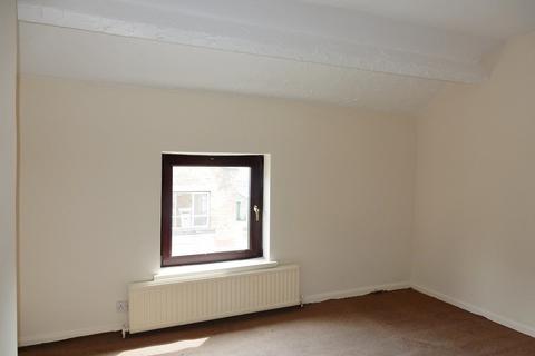 2 bedroom end of terrace house to rent, West Terrace, Hucknall, Nottingham, NG15 7GD