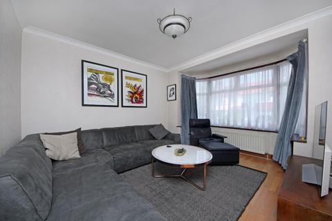 3 bedroom end of terrace house for sale, Brentmead Gardens, London