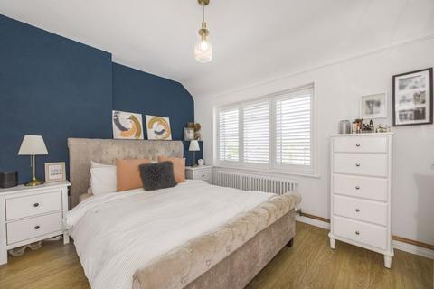 33 Widecombe Road, London, SE9 4HH