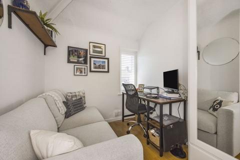33 Widecombe Road, London, SE9 4HH