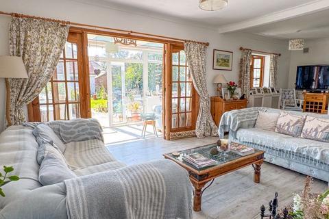 6 Elm Drive, Bognor Regis, PO22 6JD