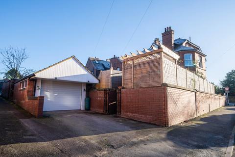 6 bedroom townhouse for sale, Ashbourne Road, Leek, Staffordshire