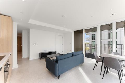 1 bedroom apartment to rent, Bouchon Point, The Silk District, E1
