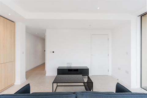 1 bedroom apartment to rent, Bouchon Point, The Silk District, E1