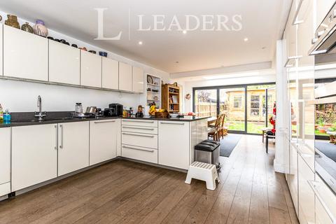 3 bedroom detached house to rent, Elm Road, Kingston Upon Thames, KT2