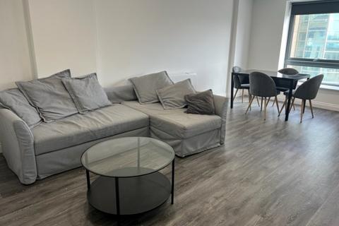 1 bedroom apartment to rent, Queens Square