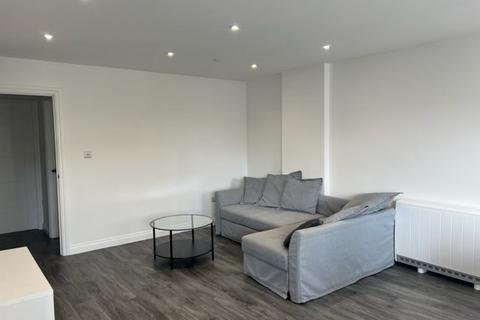 1 bedroom apartment to rent, Queens Square