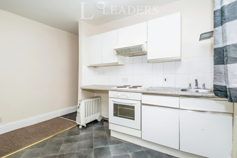 Terraced house to rent, Wellington Road, NR30