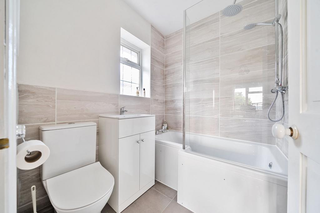 En-Suite Two (1)