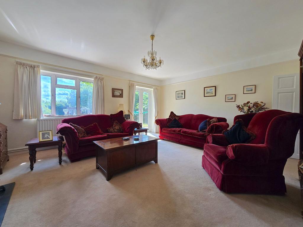 Living Room (2)