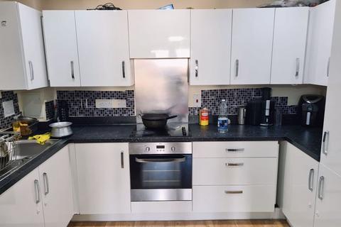 2 bedroom flat for sale, Salisbury Road, Southall, Middlesex, UB2 5QF