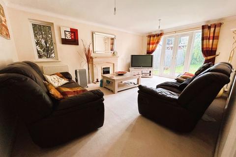 8 Cygnet Drive, Brownhills, Walsall, WS8 6EA
