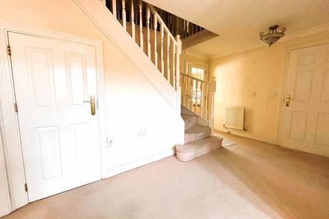 8 Cygnet Drive, Brownhills, Walsall, WS8 6EA