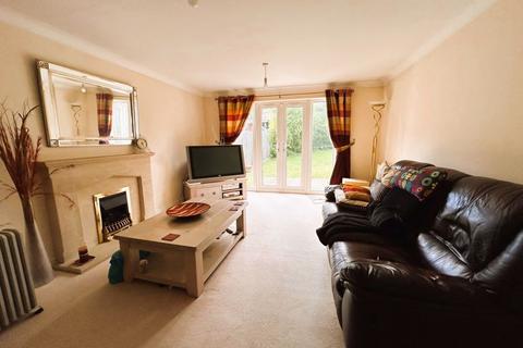 8 Cygnet Drive, Brownhills, Walsall, WS8 6EA
