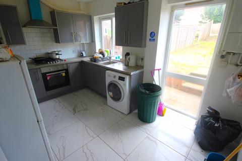 3 bedroom terraced house to rent, Heybarnes Road, Birmingham